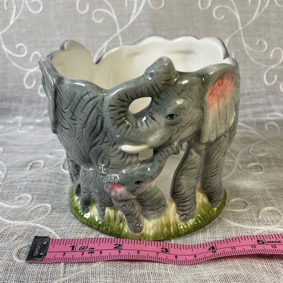 Vintage 2002 Elephant Family Ceramic Candle Votive Holder.  Gray Pink & Green. - Picture 5 of 7